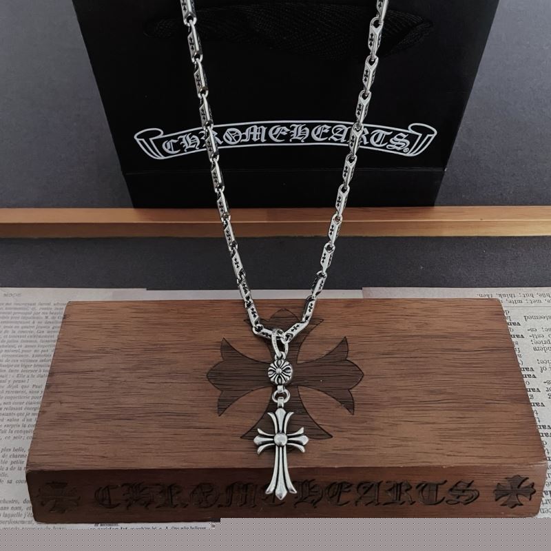 Ch**me He**ts necklaces